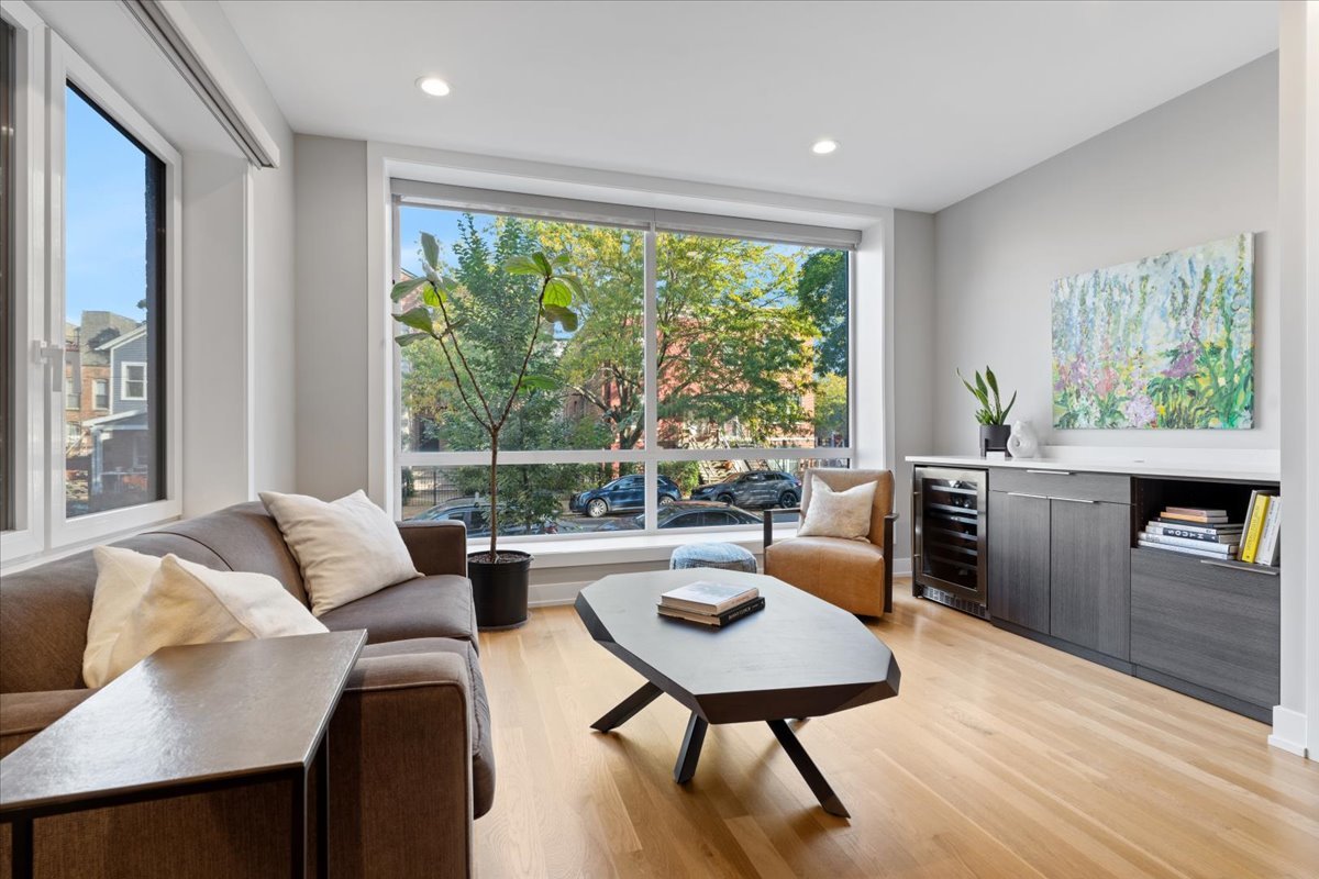 2005 W Huron Street 1