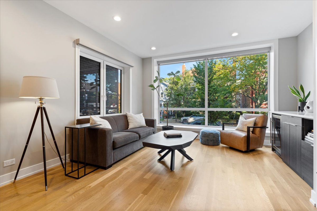 2005 W Huron Street 1