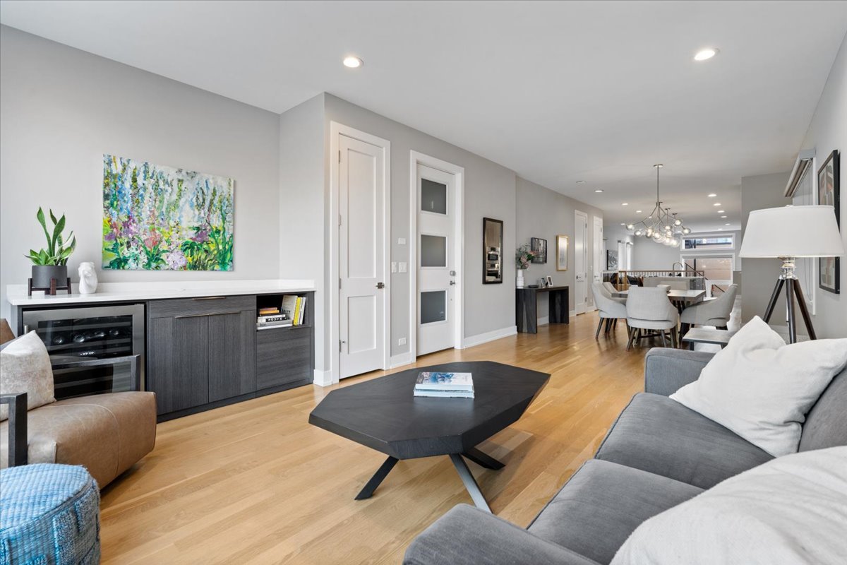 2005 W Huron Street 1