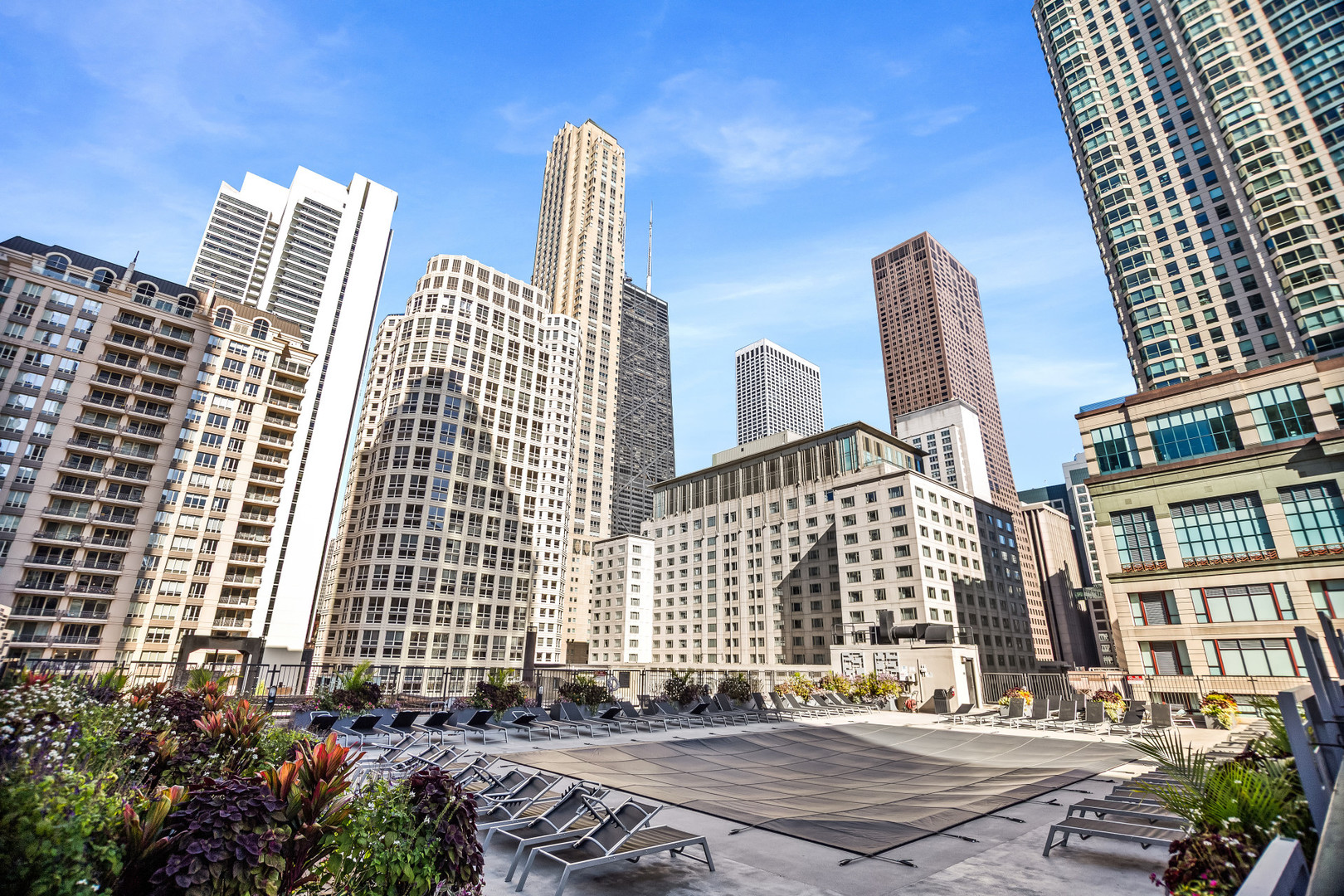 Chicago, Illinois 60611, United States, 2 Bedrooms Bedrooms, ,2 BathroomsBathrooms,Residential,Active,234579