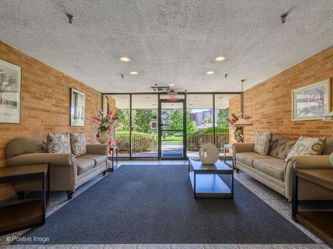 Tiny photo for 1727 W Crystal Lane #208, Mount Prospect, IL 60056 (MLS # 12529449)