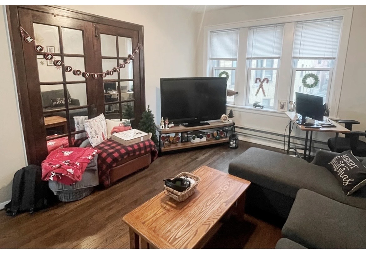 3819 N Greenview Avenue 1S