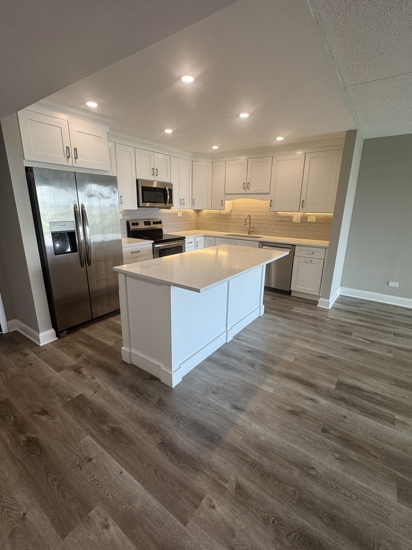 Properties 4 375 Plum Creek Drive 402