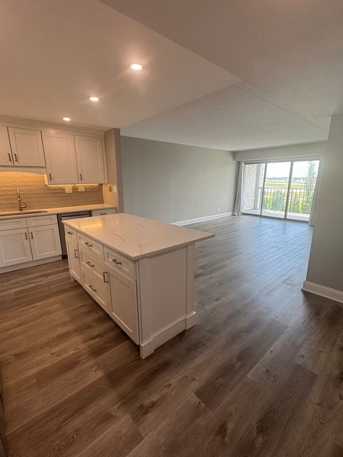 Tiny photo for 375 Plum Creek Drive #402, Wheeling, IL 60090 (MLS # 12655935)