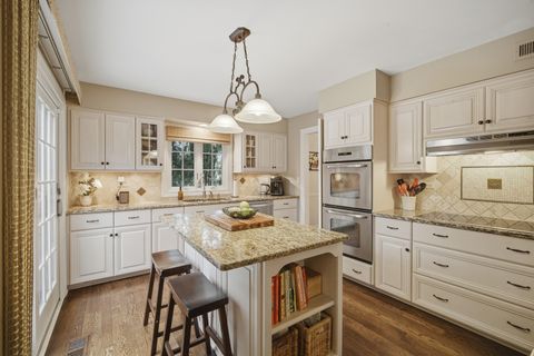 Tiny photo for 9 Court of Connecticut River Valley, Lincolnshire, IL 60069 (MLS # 12561155)