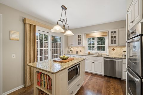 Tiny photo for 9 Court of Connecticut River Valley, Lincolnshire, IL 60069 (MLS # 12561155)