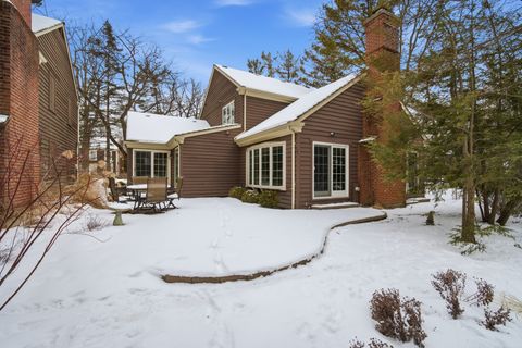 Tiny photo for 9 Court of Connecticut River Valley, Lincolnshire, IL 60069 (MLS # 12561155)