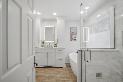 Tiny photo for 9 Court of Connecticut River Valley, Lincolnshire, IL 60069 (MLS # 12561155)