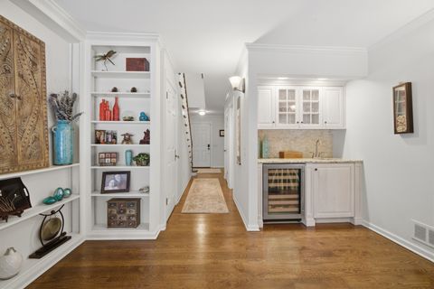 Tiny photo for 9 Court of Connecticut River Valley, Lincolnshire, IL 60069 (MLS # 12561155)