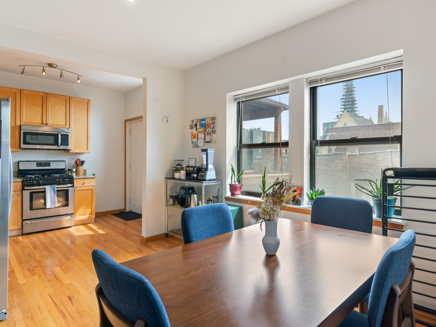 39 N PAULINA Avenue 3