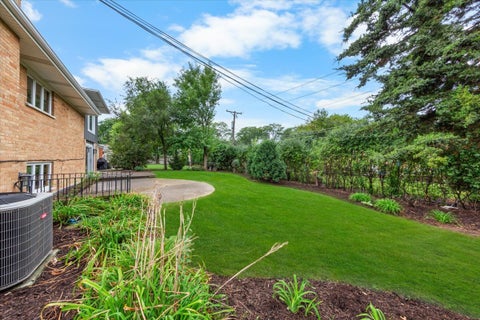 Tiny photo for 558 E Park Avenue, Elmhurst, IL 60126 (MLS # 12781395)