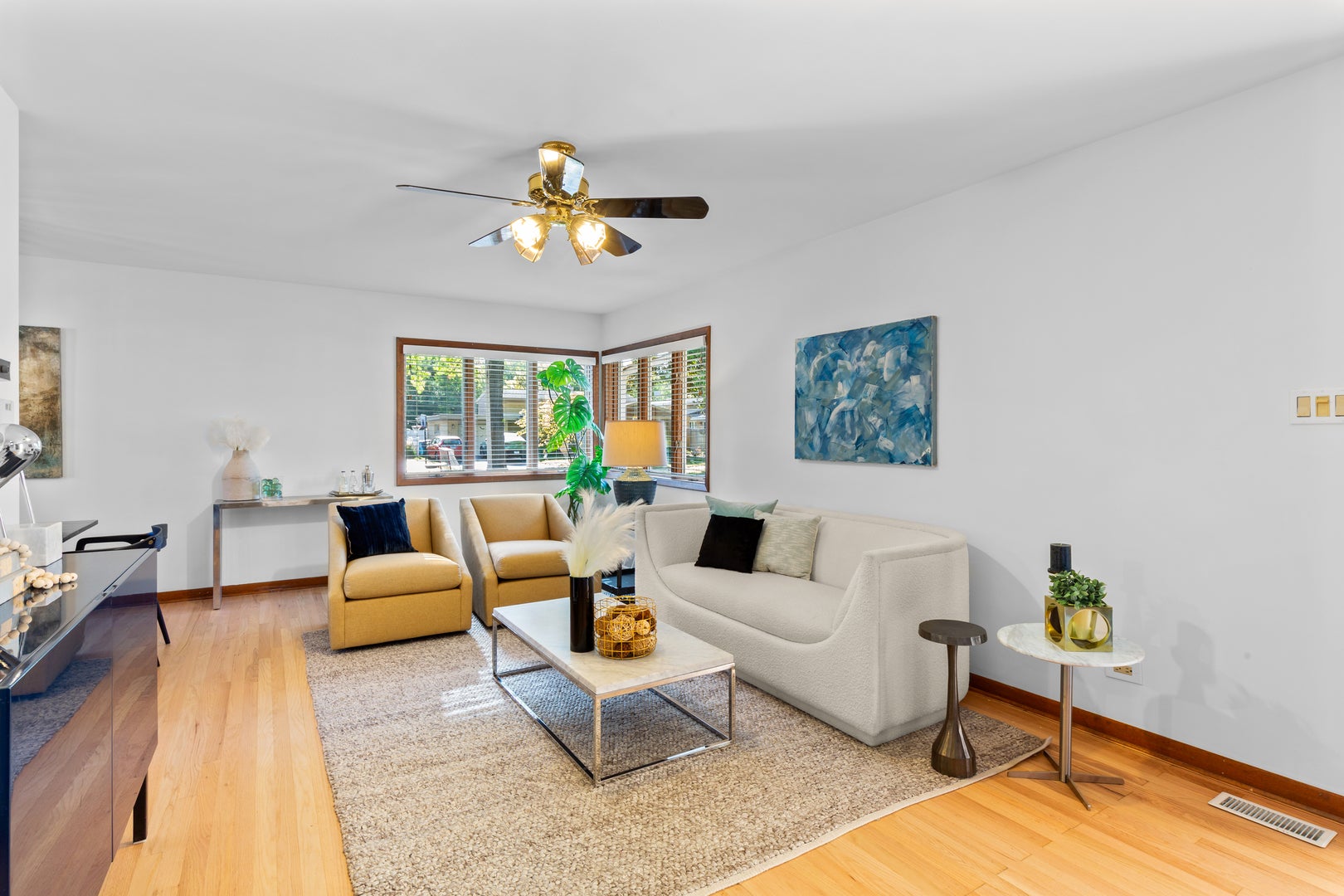 558 E Park Avenue