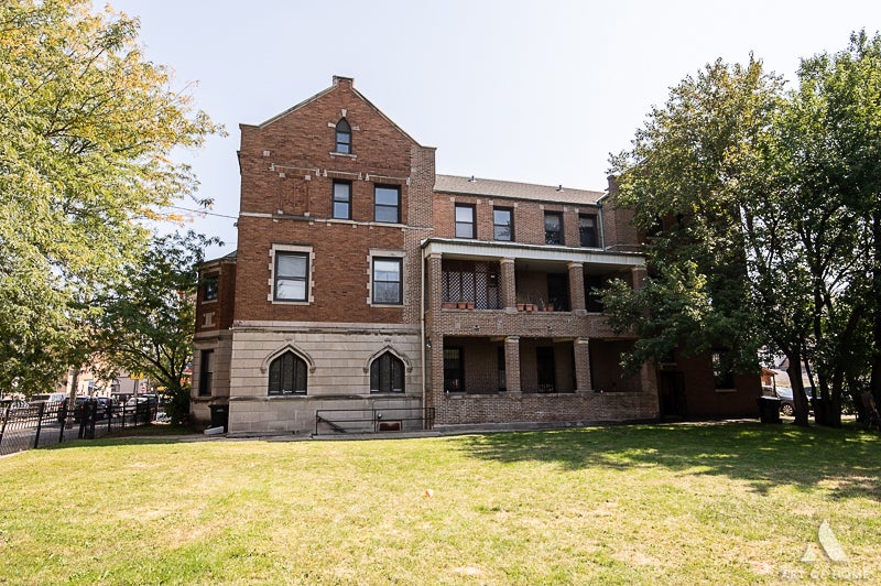 1949 W 48th Street