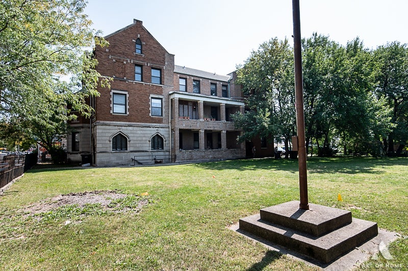 1949 W 48th Street