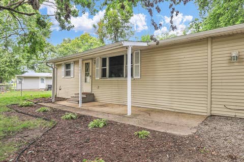 Tiny photo for 1003 S Pleasantview DR, Tuscola, IL 61953 (MLS # 12706073)