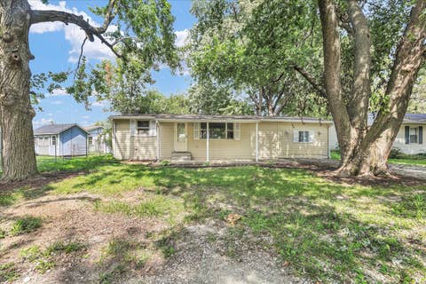 Photo of 1003 S Pleasantview DR, Tuscola, IL 61953 (MLS # 12706073)