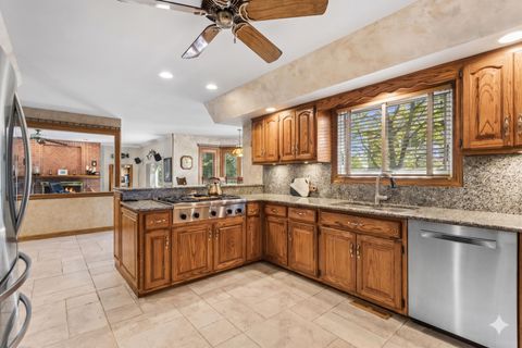 Tiny photo for 10305 W 125th Street, Palos Park, IL 60464 (MLS # 12627460)