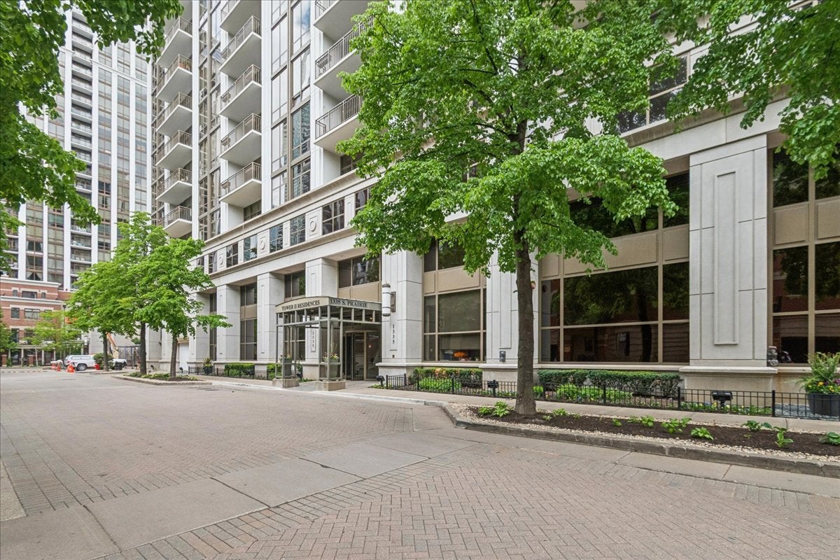 1335 S Prairie Avenue 1409