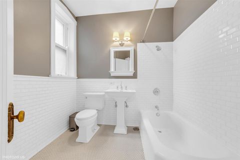 Tiny photo for 3758 N Fremont Street #2, Chicago, IL 60613 (MLS # 12479695)