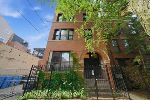 Photo of 2013 W Crystal Street #1F, Chicago, IL 60622 (MLS # 12753343)