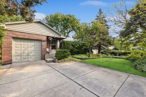 Tiny photo for 308 Sheldon Avenue, Downers Grove, IL 60515 (MLS # 12090004)