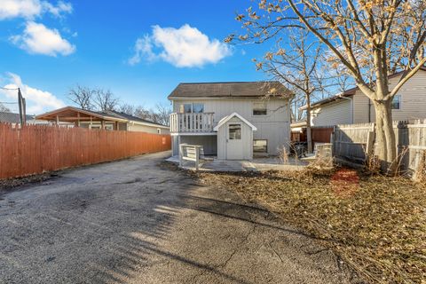 Tiny photo for 26235 N Walnut Avenue, Mundelein, IL 60060 (MLS # 12572879)