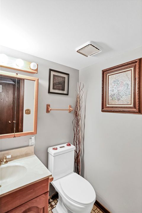 Tiny photo for 7 Woodmar Court, Streamwood, IL 60107 (MLS # 12475327)
