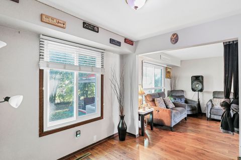Tiny photo for 7 Woodmar Court, Streamwood, IL 60107 (MLS # 12475327)