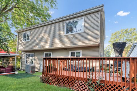 Tiny photo for 7 Woodmar Court, Streamwood, IL 60107 (MLS # 12475327)