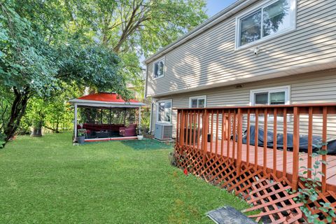 Tiny photo for 7 Woodmar Court, Streamwood, IL 60107 (MLS # 12475327)