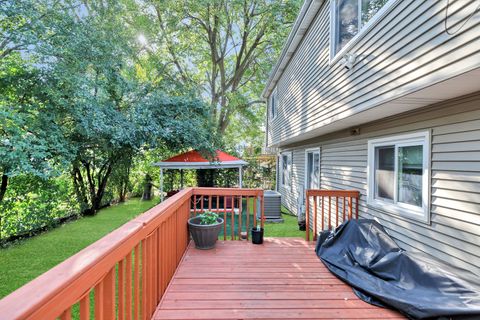 Tiny photo for 7 Woodmar Court, Streamwood, IL 60107 (MLS # 12475327)