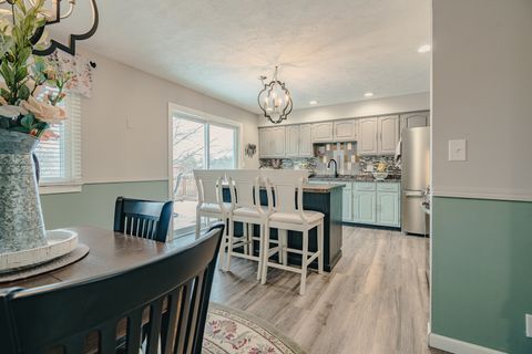 Tiny photo for 1114 Andover Street, Bloomington, IL 61704 (MLS # 12591328)