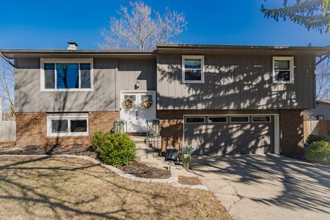 Photo of 1114 Andover Street, Bloomington, IL 61704 (MLS # 12591328)