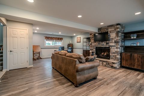 Tiny photo for 1114 Andover Street, Bloomington, IL 61704 (MLS # 12591328)