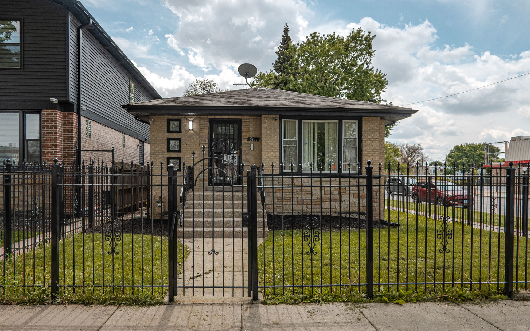 5133 W Monroe Street
