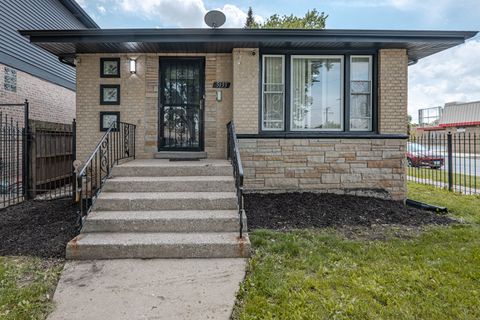 Photo of 5133 W Monroe Street, Chicago, IL 60644 (MLS # 12646595)