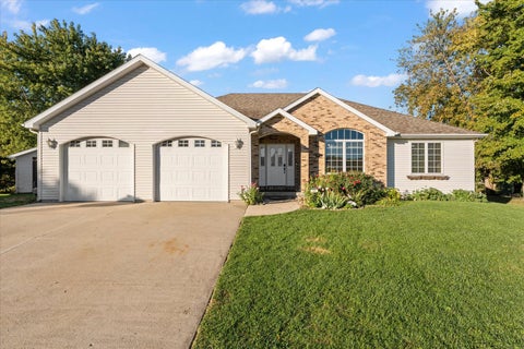 Tiny photo for 101 Red Bud Court, Mahomet, IL 61853 (MLS # 12784237)