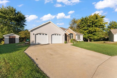 Tiny photo for 101 Red Bud Court, Mahomet, IL 61853 (MLS # 12784237)