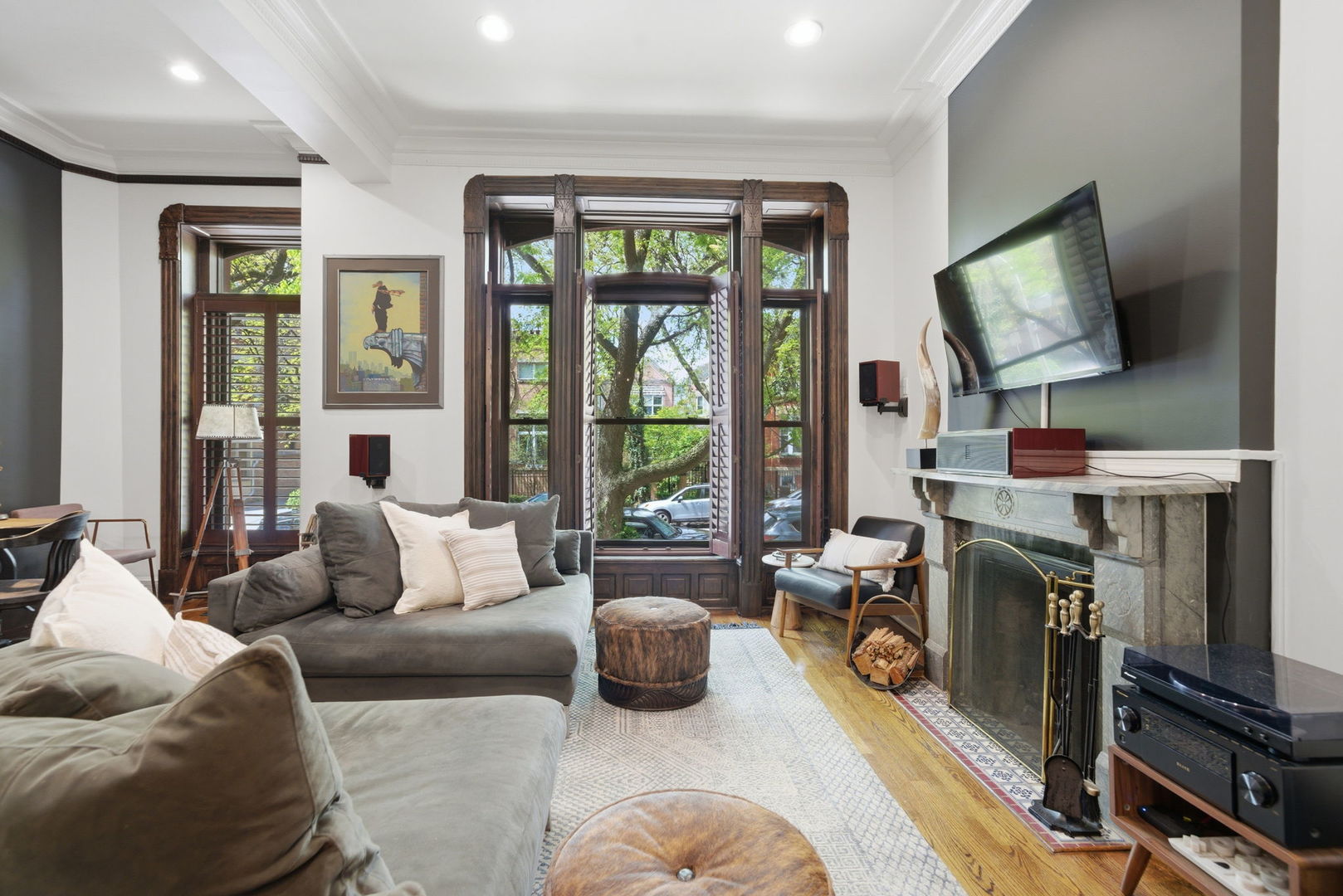 2019 N Sheffield Avenue 103