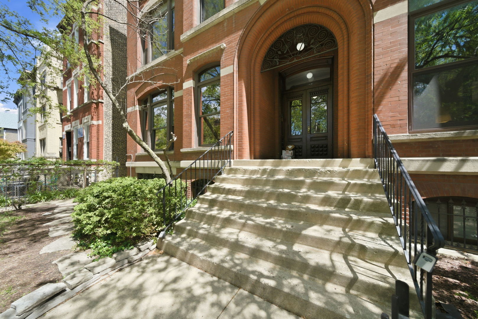 2019 N Sheffield Avenue 103