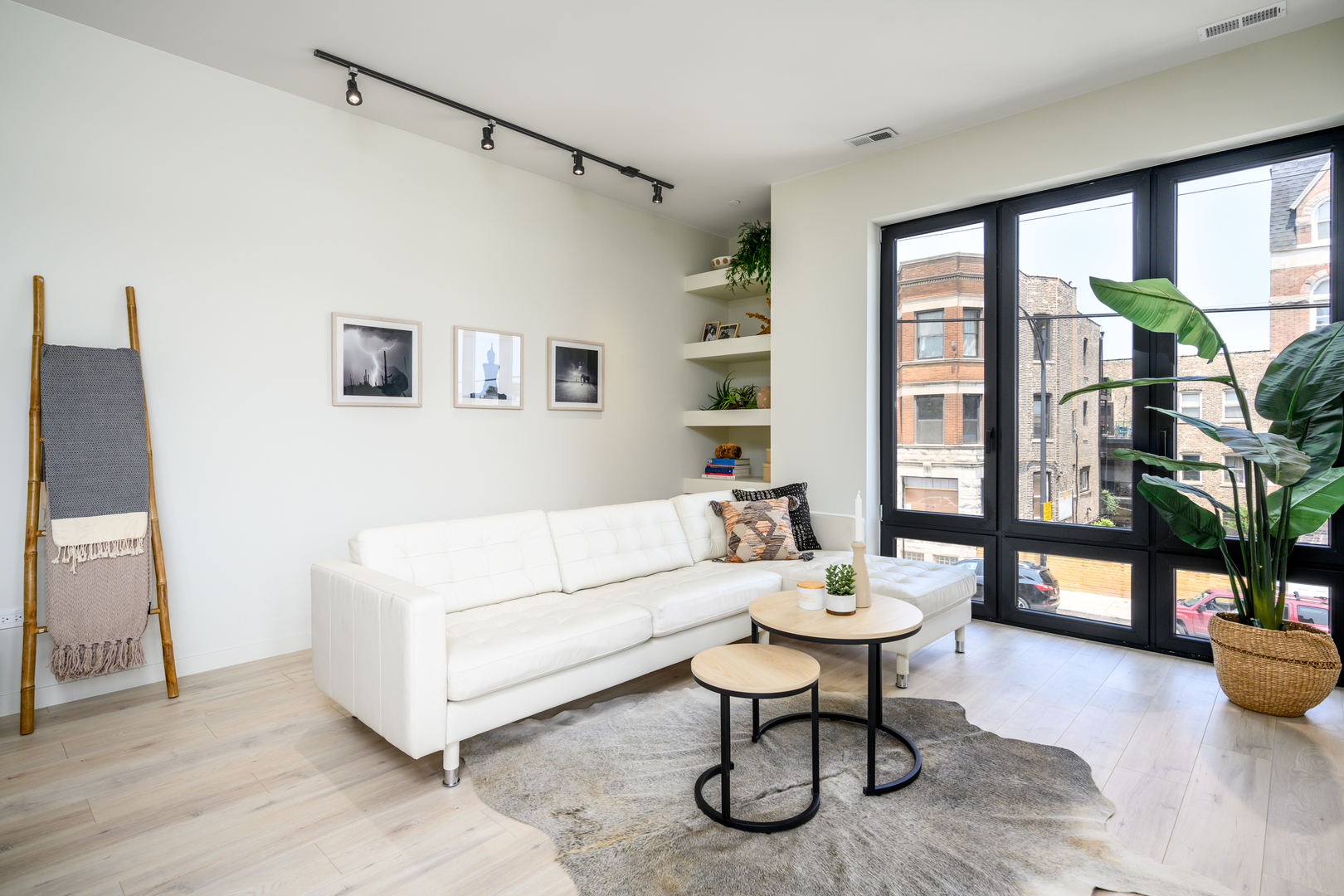 2135 W Cermak Road 2N