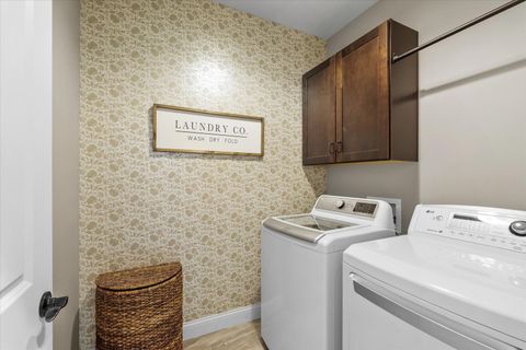 Tiny photo for 1609 Kassen Avenue, Mahomet, IL 61853 (MLS # 12601218)