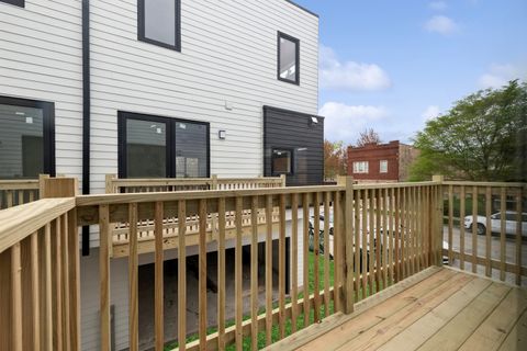 Tiny photo for 944 Beloit Avenue #5, Forest Park, IL 60130 (MLS # 12462280)