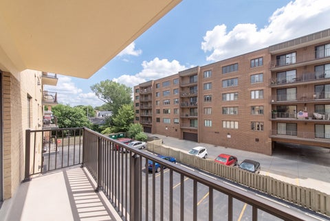 Tiny photo for 1441 E Thacker Street #304, Des Plaines, IL 60016 (MLS # 12772239)