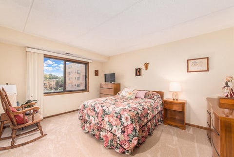 Tiny photo for 1441 E Thacker Street #304, Des Plaines, IL 60016 (MLS # 12772239)