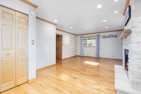 Tiny photo for 6941 Olympic Drive, Bridgeview, IL 60455 (MLS # 12726232)