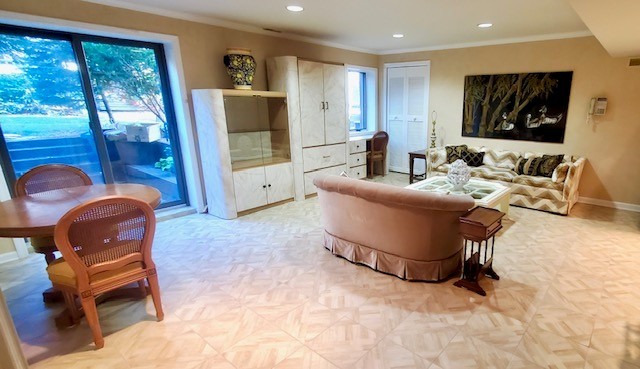 Hinsdale, Illinois 60521, United States, 4 Bedrooms Bedrooms, ,5 BathroomsBathrooms,Residential,Active,229248