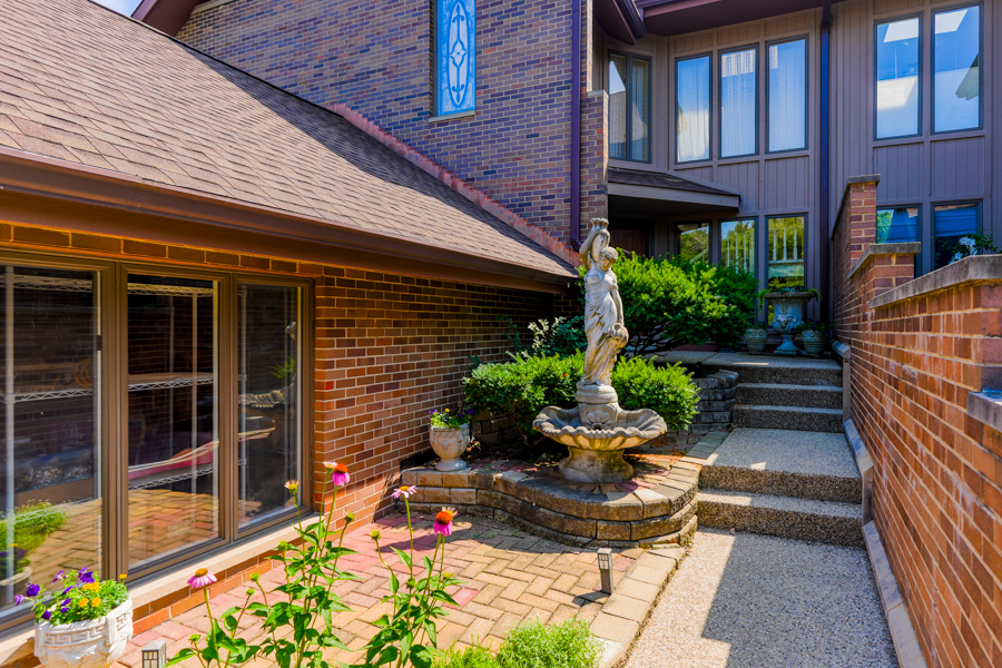 1210 Hawthorne Lane 0