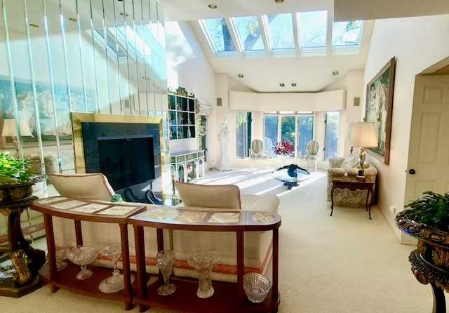 Hinsdale, Illinois 60521, United States, 4 Bedrooms Bedrooms, ,5 BathroomsBathrooms,Residential,Active,229248