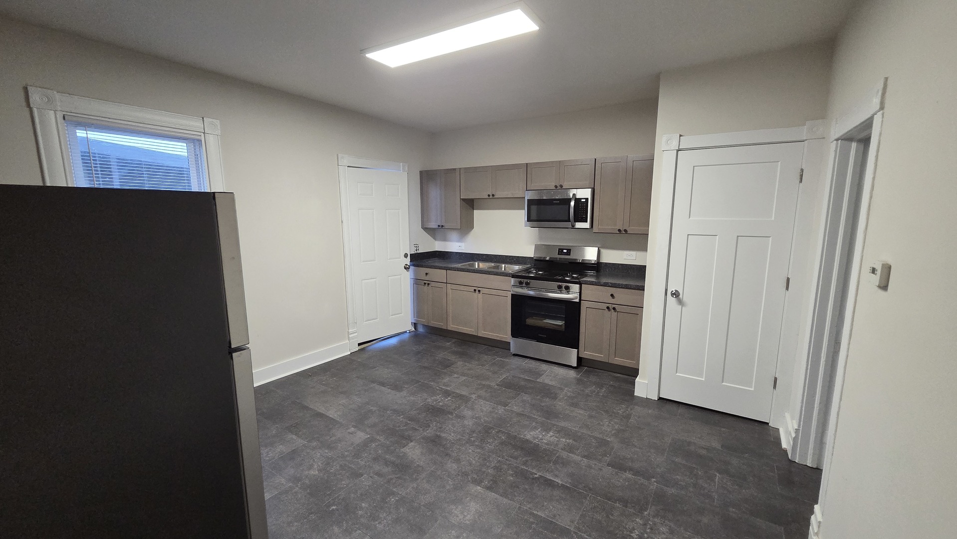 127 Cedar Avenue 2R